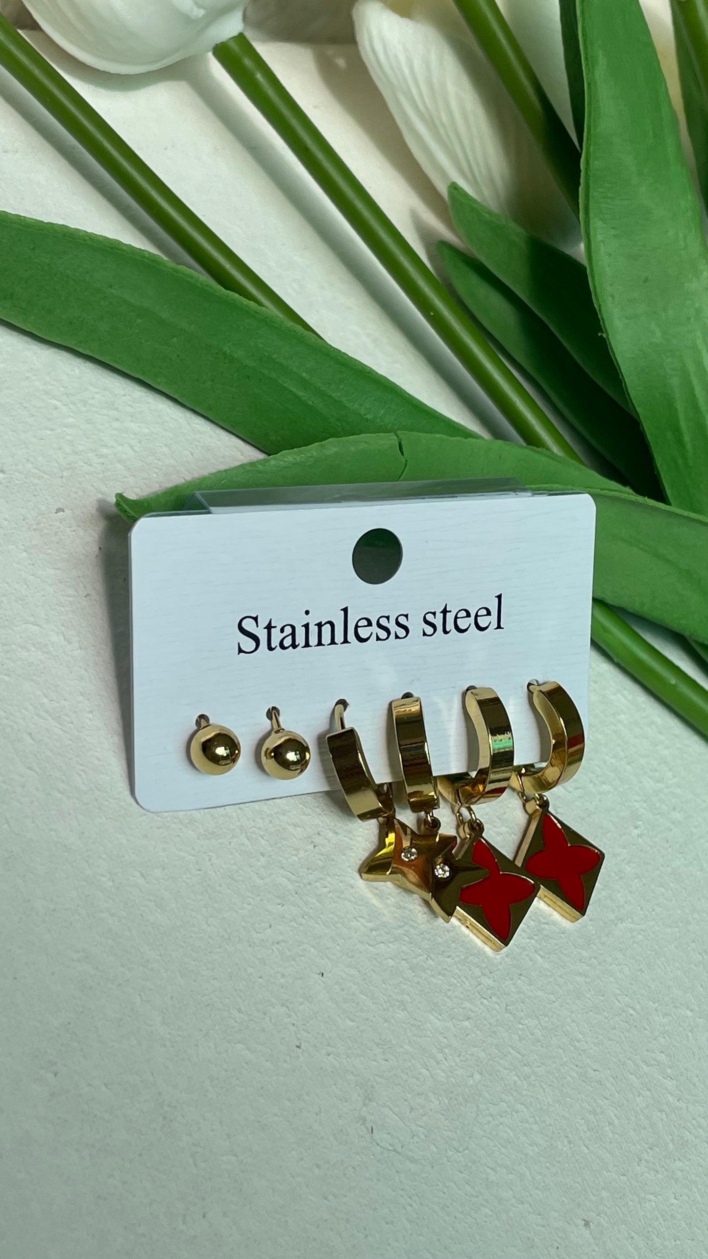 Set of Red clove design earings(stainless)