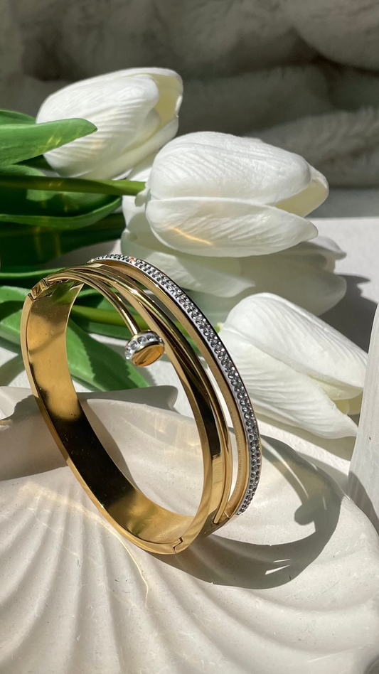 Luxury nail style stainless steel handcuff