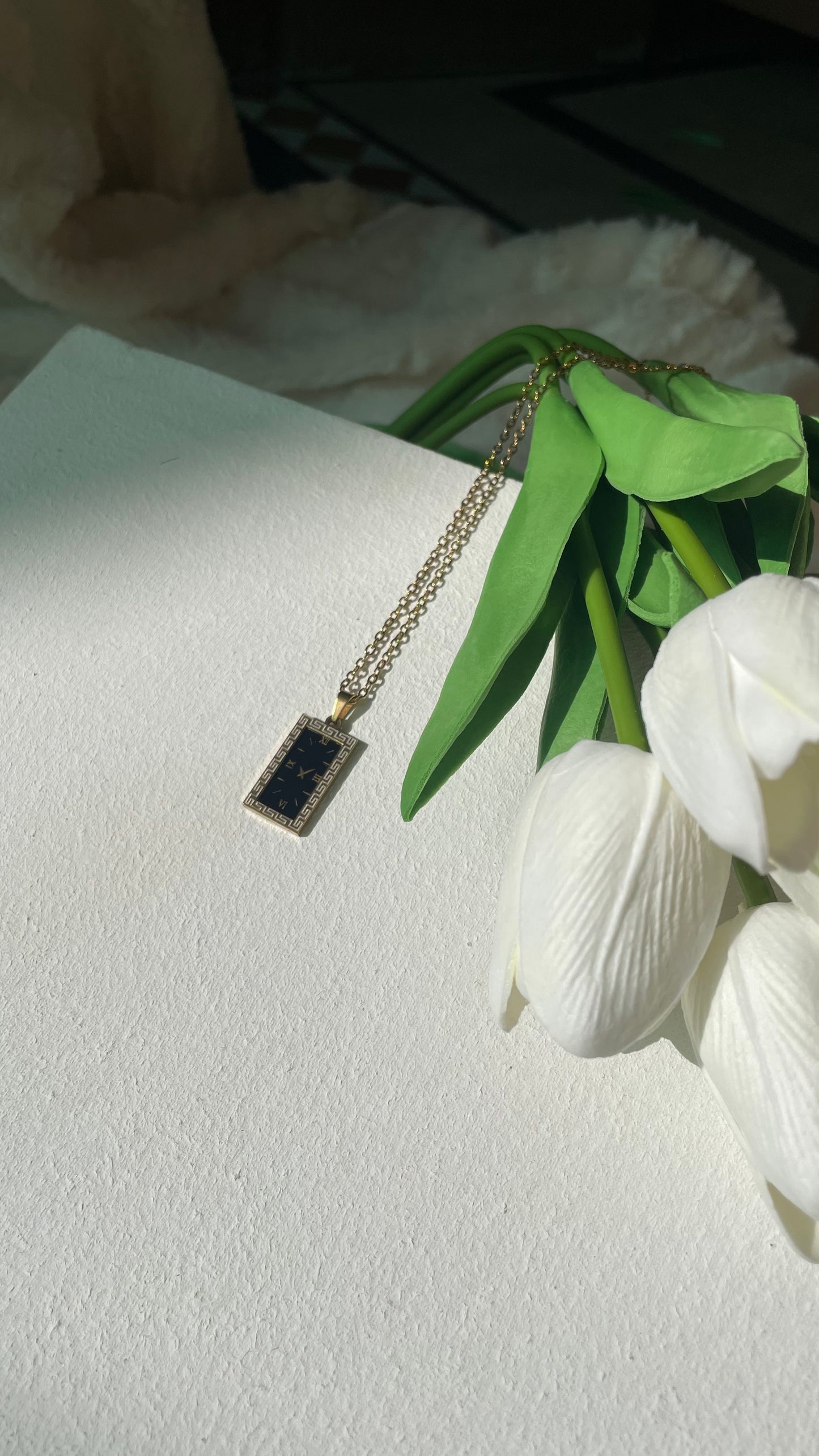 Elegant square necklace (stainless)