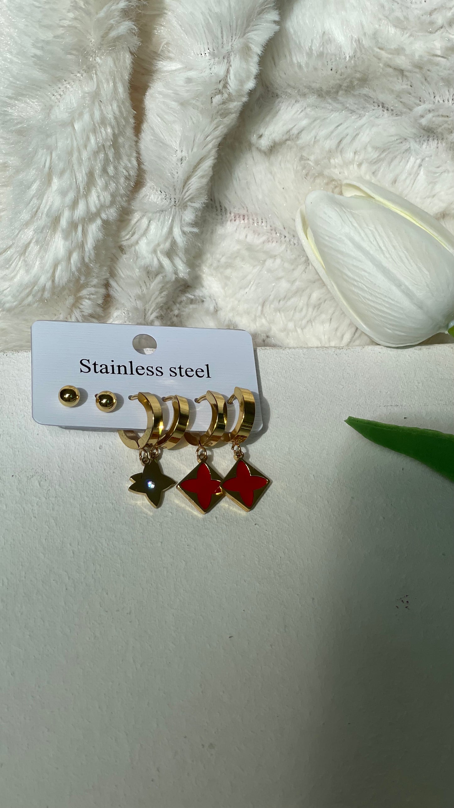 Set of Red clove design earings(stainless)